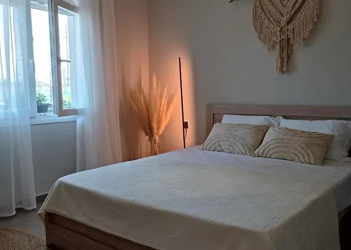 Sophia\'S Coastal Retreat