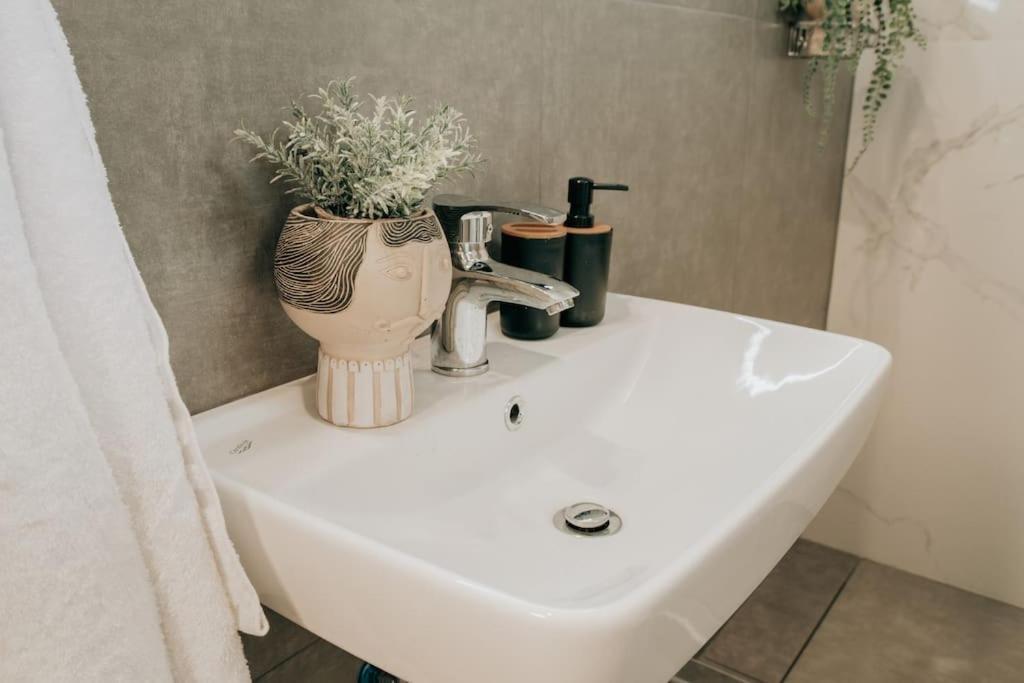 Sophia's Coastal Retreat Holiday home